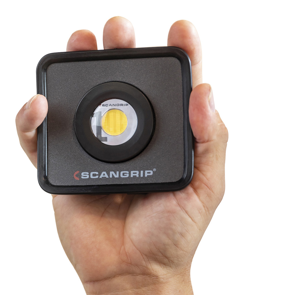 Nova Mini di Scangrip, da Intec la luce per carrozzieri a portata di mano