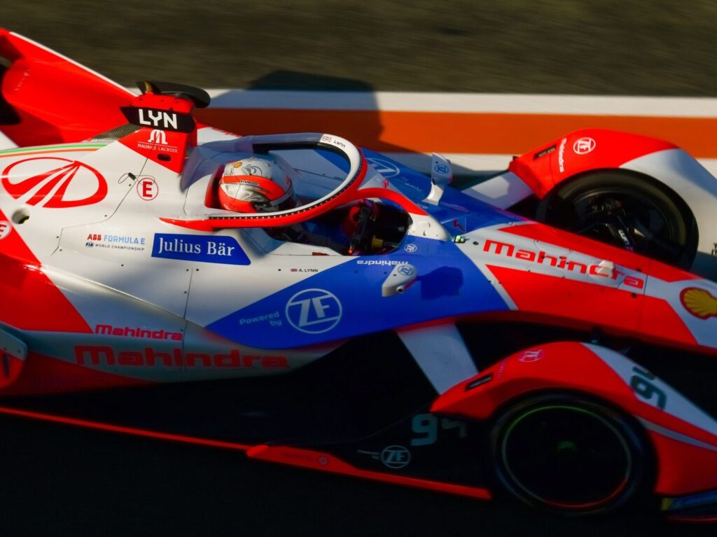 Efficienza Elettrificata: ZF offre componenti a 800 V per veicoli elettrici