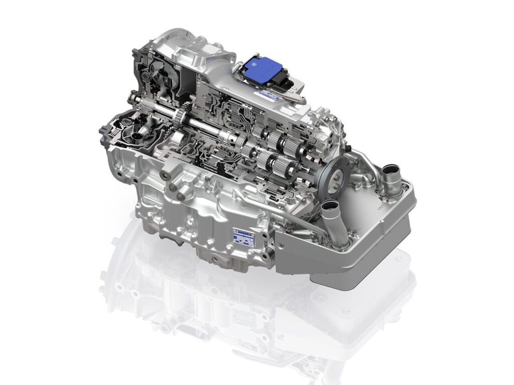 EcoLife CoachLine von ZF setzt branchenweit neue Maßstäbe in Sachen Leistung und Effizienz von Reisebus-Getriebesystemen. 
Für alle Arten von Busanwendungen geeignet steht es für eine signifikante Verbesserung der Energieeffizienz und des Total Cost of Ownership sowie für geringere CO2-Emissionen.
//
ZF’s EcoLife Coachline sets a new industry benchmark in coach transmission system performance and efficiency. 
Suitable for all types of bus applications, it offers significant energy efficiency, CO2 reduction and improved Total Cost of Ownership.