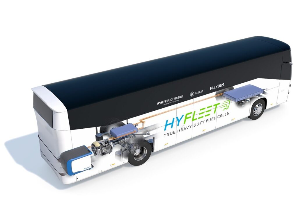 ZF und Freudenberg entwickeln gemeinsam nachhaltige, hochintegrierte Brennstoffzellen-E-Drive-Systeme für Nutzfahrzeuge.
//
ZF has joined forces with Freudenberg to develop sustainable, highly integrated fuel cell eDrive systems for commercial vehicles.